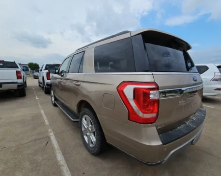 More photos of 2020 Ford Expedition XLT at Sign It Drive It, TX