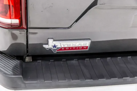 More photos of 2018 Ford F-150 XLT at Sign It Drive It, TX