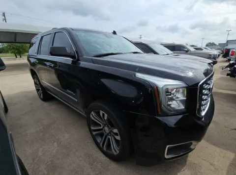 More photos of 2019 GMC Yukon Denali at Sign It Drive It, TX