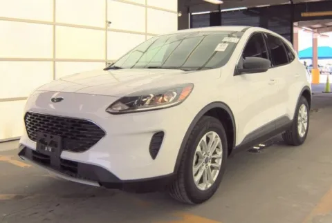 White 2022 Ford Escape Hybrid SE for sale in Denton, TX