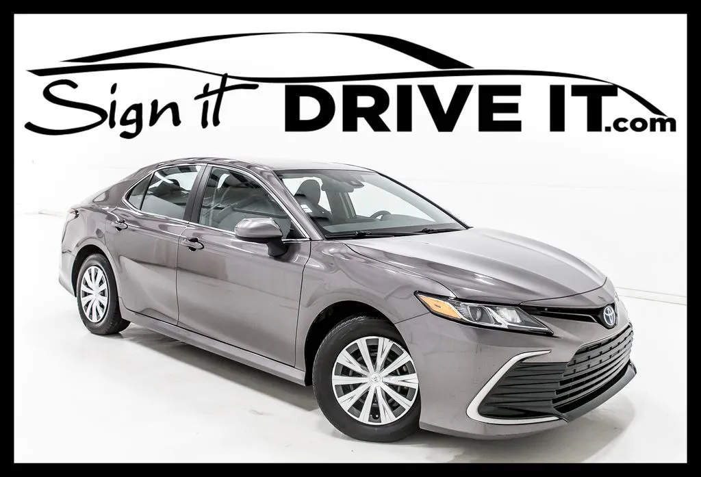 Gray 2022 Toyota Camry Hybrid LE for sale in Denton, TX