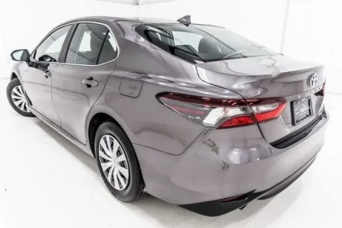 More photos of 2022 Toyota Camry Hybrid LE at Sign It Drive It, TX