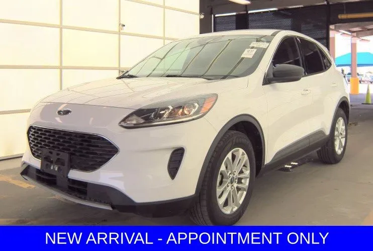 White 2022 Ford Escape Hybrid SE for sale in Denton, TX
