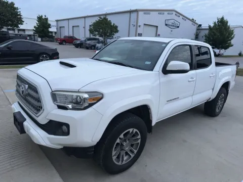 White 2017 Toyota Tacoma TRD Sport for sale in Denton, TX