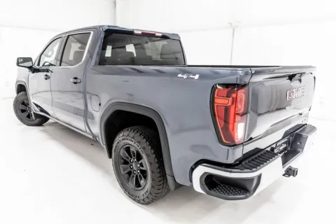More photos of 2020 GMC Sierra 1500 SLE at Sign It Drive It, TX