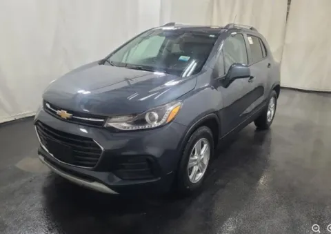 Gray 2022 Chevrolet Trax LT for sale in Denton, TX