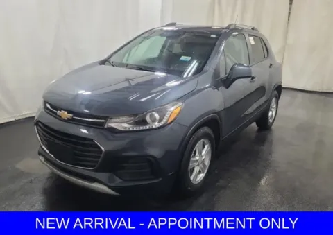 Gray 2022 Chevrolet Trax LT for sale in Denton, TX