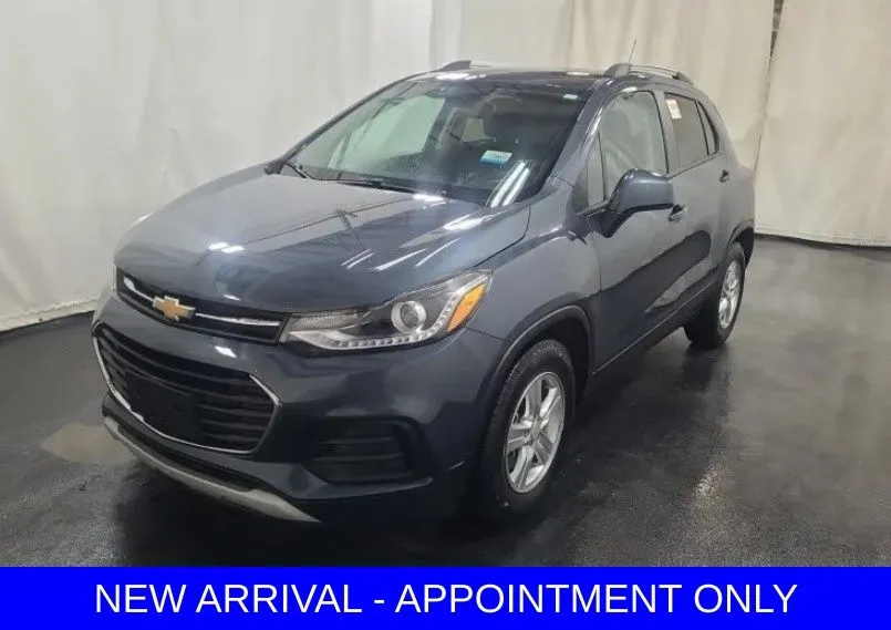 Gray 2022 Chevrolet Trax LT for sale in Denton, TX