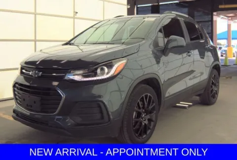 Gray 2022 Chevrolet Trax LT for sale in Denton, TX