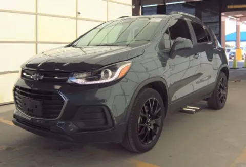 Gray 2022 Chevrolet Trax LT for sale in Denton, TX