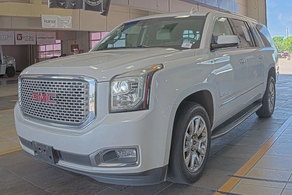 White 2017 GMC Yukon XL Denali for sale in Denton, TX