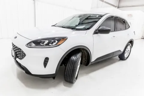 Photos of 2022 Ford Escape Hybrid SE for sale in Denton, TX at Sign It Drive It