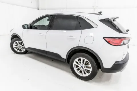 More photos of 2022 Ford Escape Hybrid SE at Sign It Drive It, TX