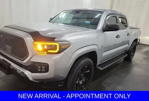 Silver 2018 Toyota Tacoma SR for sale in Denton, TX