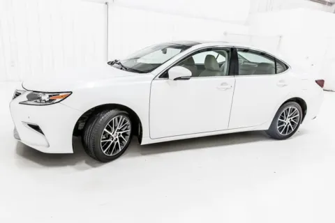 More photos of 2017 Lexus ES 350 at Sign It Drive It, TX