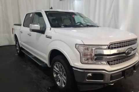 More photos of 2019 Ford F-150 Lariat at Sign It Drive It, TX