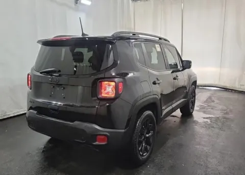 More photos of 2022 Jeep Renegade Altitude at Sign It Drive It, TX