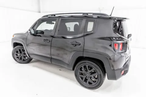 More photos of 2022 Jeep Renegade Altitude at Sign It Drive It, TX