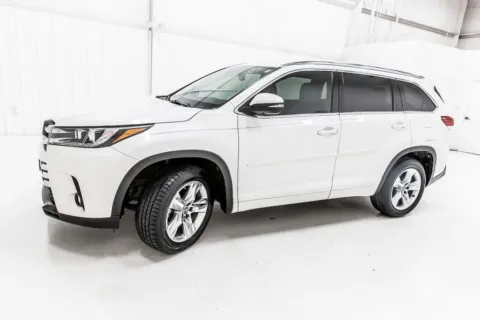 More photos of 2017 Toyota Highlander Limited at Sign It Drive It, TX