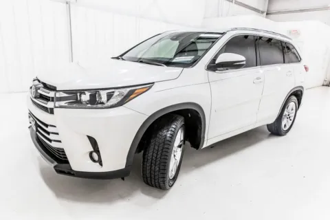 Another view of 2017 Toyota Highlander Limited for sale in Denton, TX at Sign It Drive It