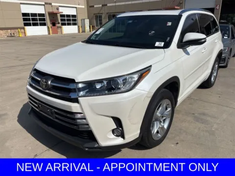 White 2017 Toyota Highlander Limited for sale in Denton, TX