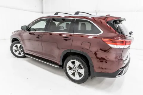 More photos of 2017 Toyota Highlander Limited at Sign It Drive It, TX