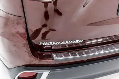 More photos of 2017 Toyota Highlander Limited at Sign It Drive It, TX
