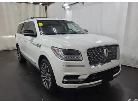 More photos of 2021 Lincoln Navigator Reserve at Sign It Drive It, TX