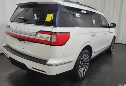 More photos of 2021 Lincoln Navigator Reserve at Sign It Drive It, TX