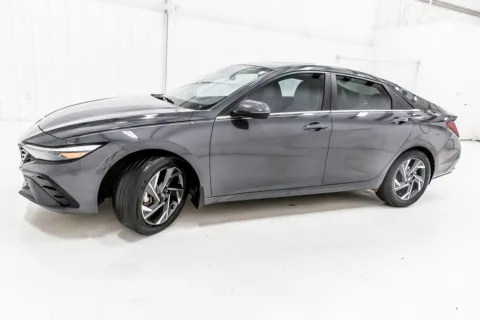 More photos of 2024 Hyundai Elantra Hybrid Limited at Sign It Drive It, TX