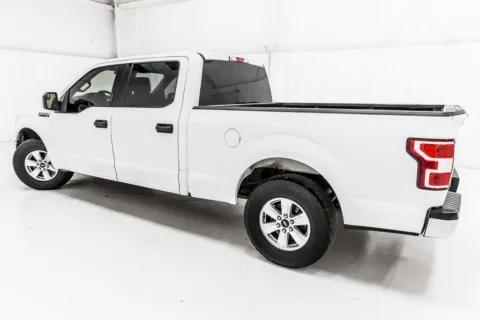 More photos of 2019 Ford F-150 XLT at Sign It Drive It, TX