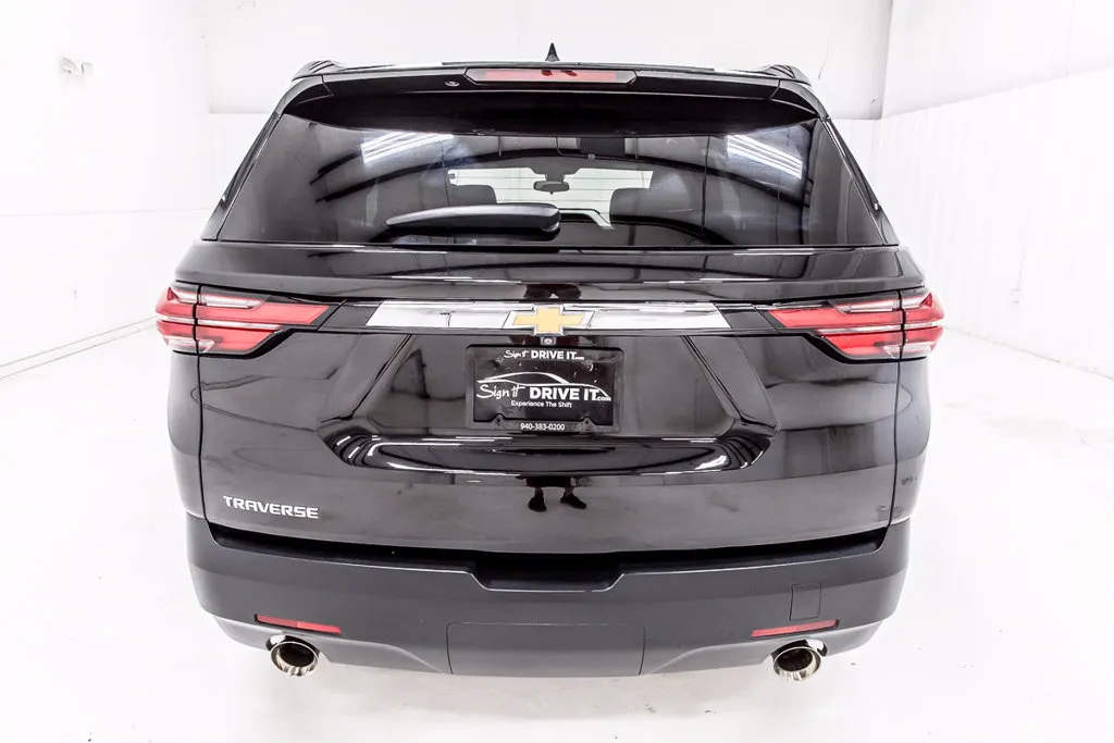 2023 Chevrolet Traverse LS - Photo 6