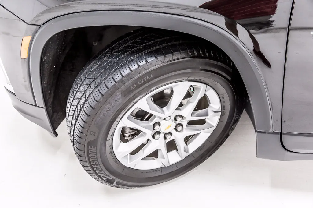 2023 Chevrolet Traverse LS - Photo 12