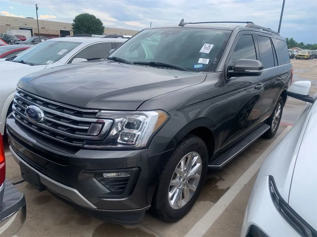 Gray 2020 Ford Expedition XLT for sale in Denton, TX