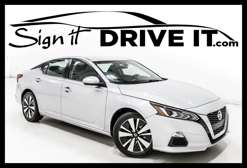 Silver 2021 Nissan Altima 2.5 SV for sale in Denton, TX