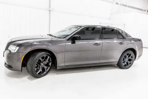 More photos of 2021 Chrysler 300 Touring at Sign It Drive It, TX
