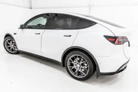 More photos of 2020 Tesla Model Y Long Range at Sign It Drive It, TX