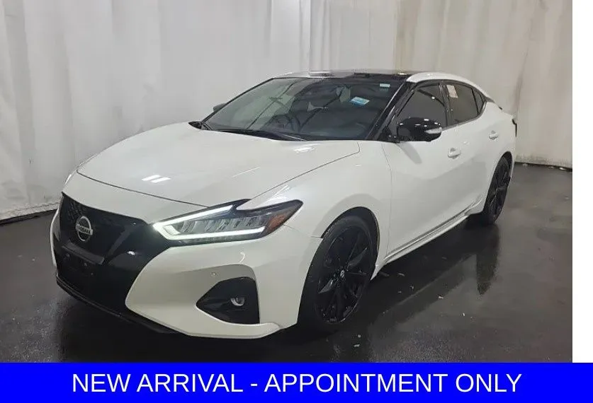 2021 Nissan Maxima SR's photo