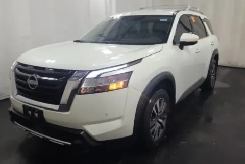 White 2024 Nissan Pathfinder SL for sale in Denton, TX