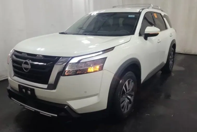 White 2024 Nissan Pathfinder SL for sale in Denton, TX