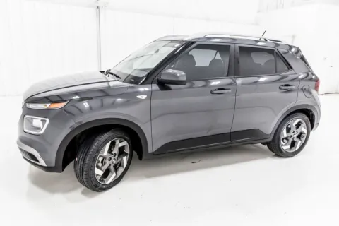 More photos of 2023 Hyundai Venue SEL at Sign It Drive It, TX