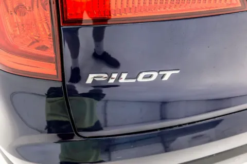 More photos of 2016 Honda Pilot Touring at Sign It Drive It, TX