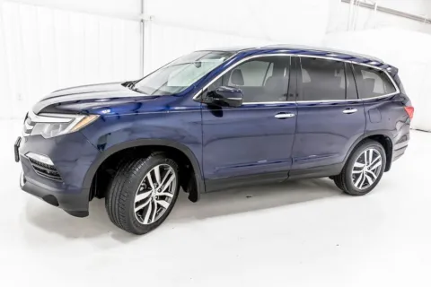 More photos of 2016 Honda Pilot Touring at Sign It Drive It, TX