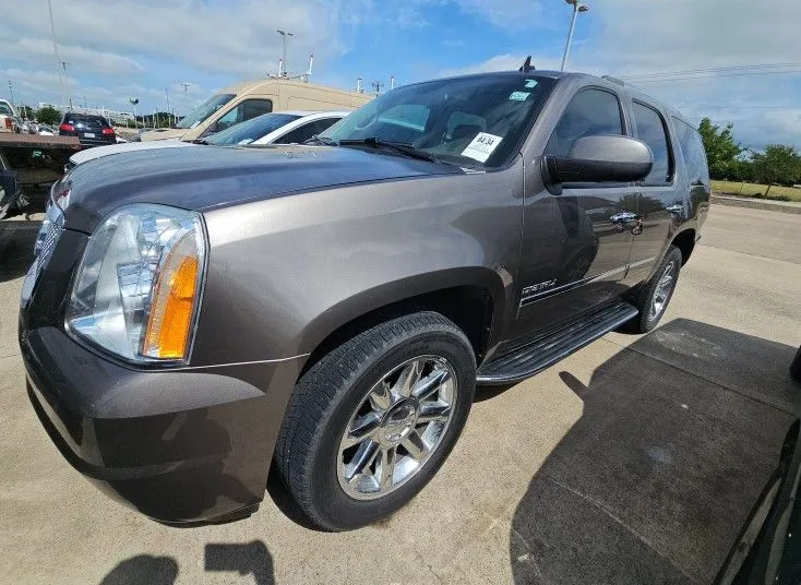 Beige 2011 GMC Yukon Denali for sale in Denton, TX