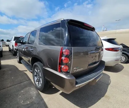 More photos of 2011 GMC Yukon Denali at Sign It Drive It, TX