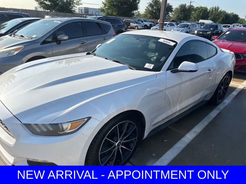 2017 Ford Mustang EcoBoost Coupe Premium's photo