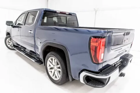 More photos of 2020 GMC Sierra 1500 SLT at Sign It Drive It, TX