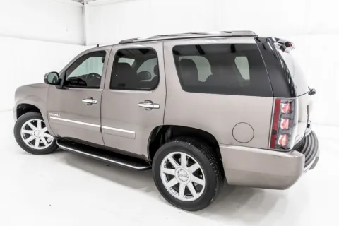 More photos of 2011 GMC Yukon Denali at Sign It Drive It, TX