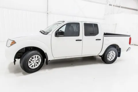 More photos of 2016 Nissan Frontier SV at Sign It Drive It, TX