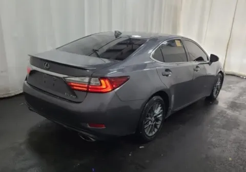 More photos of 2018 Lexus ES 350 at Sign It Drive It, TX